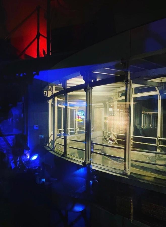 Secret Room Votre Love Room Coquine Et Insolite En Espace Privatif A Tournai Exterior foto